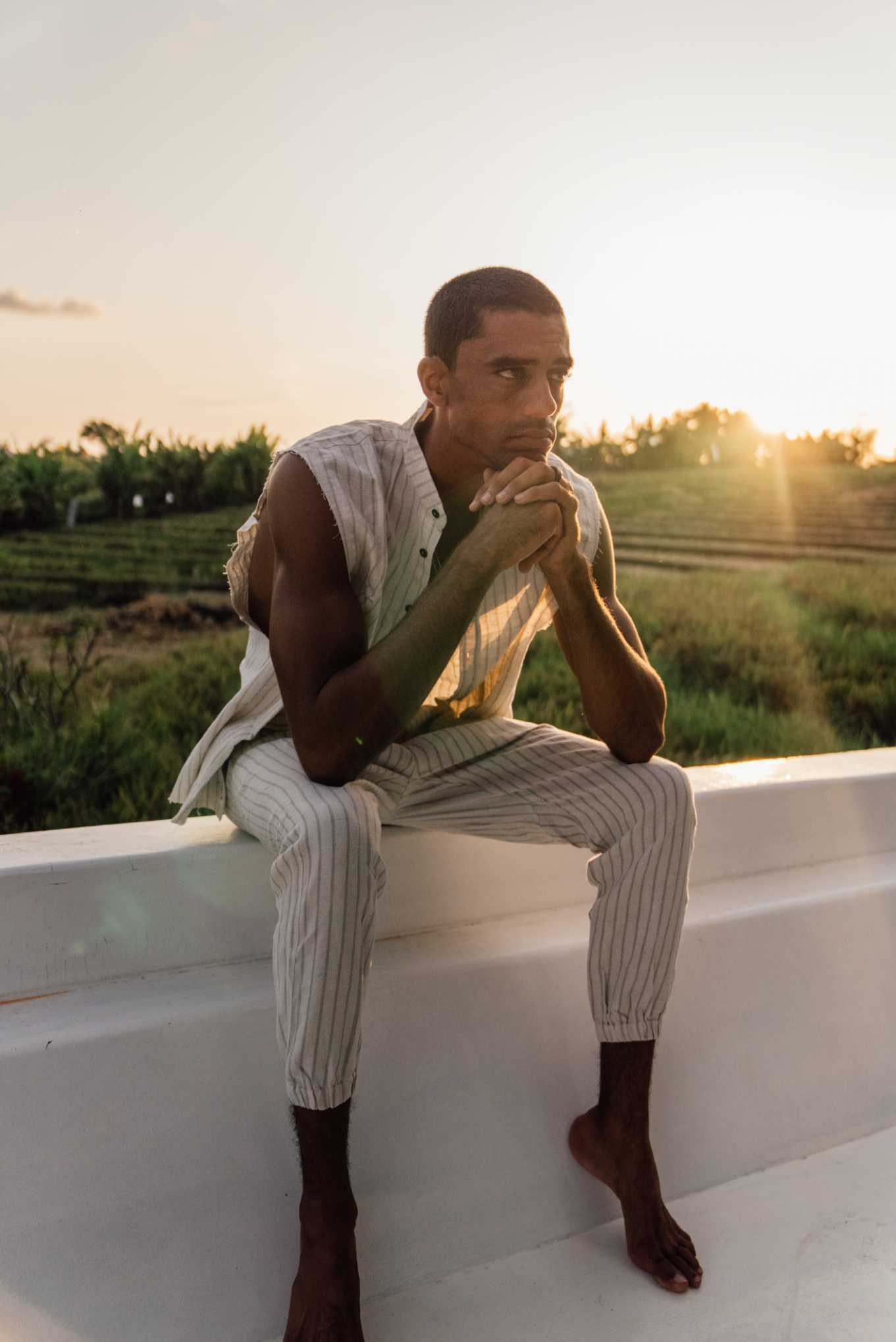 Guns Sleeveless Linen Shirt in Oak Stripe