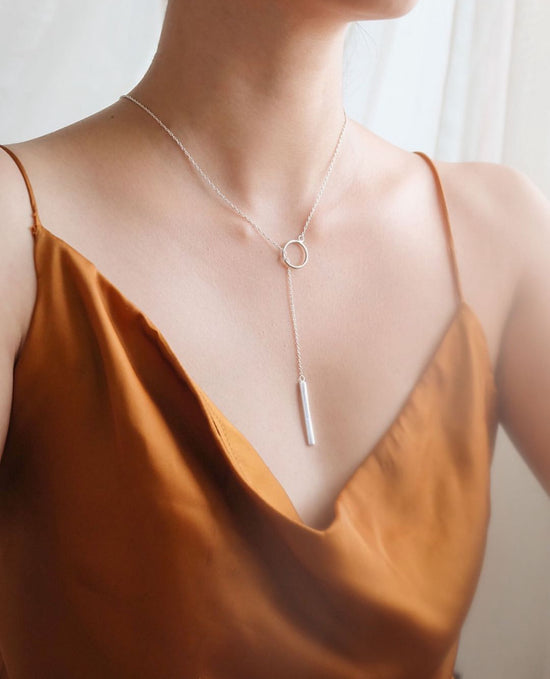 LOOP & BAR NECKLACE